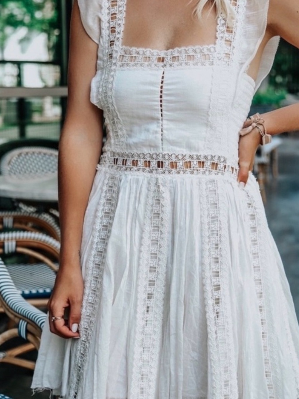 White Lace-Panel Mini Dress with Square Neck XS / S